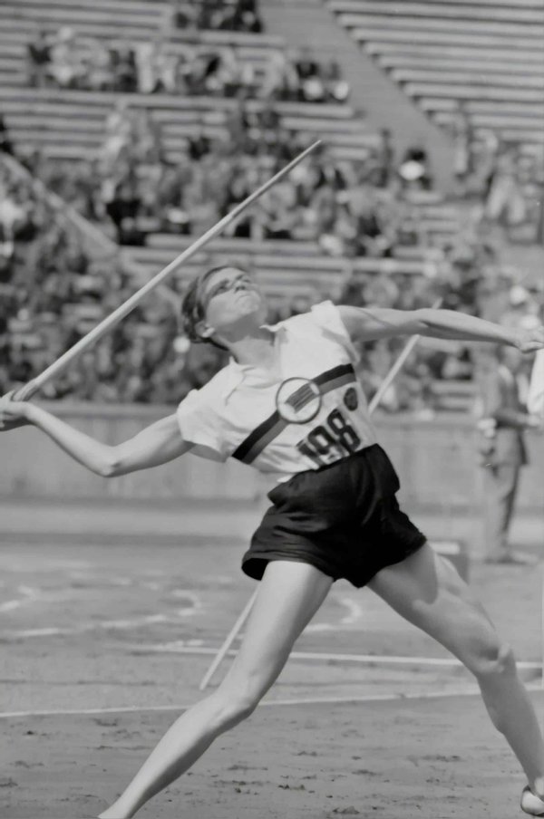 What's the Latest Technique in Shoulder Rehabilitation for Javelin Throwers?